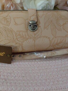 Montana West Pink Floral Wristlet Wallet, Travel Clutch with ID Window and Latch